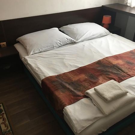 Harrys City Motel Komarno Ngoại thất bức ảnh