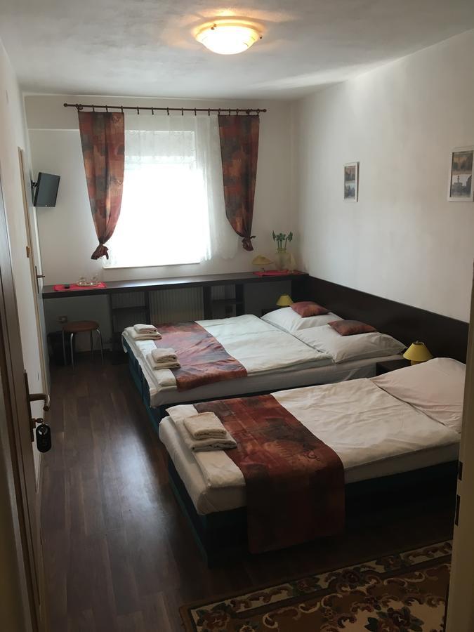 Harrys City Motel Komarno Ngoại thất bức ảnh